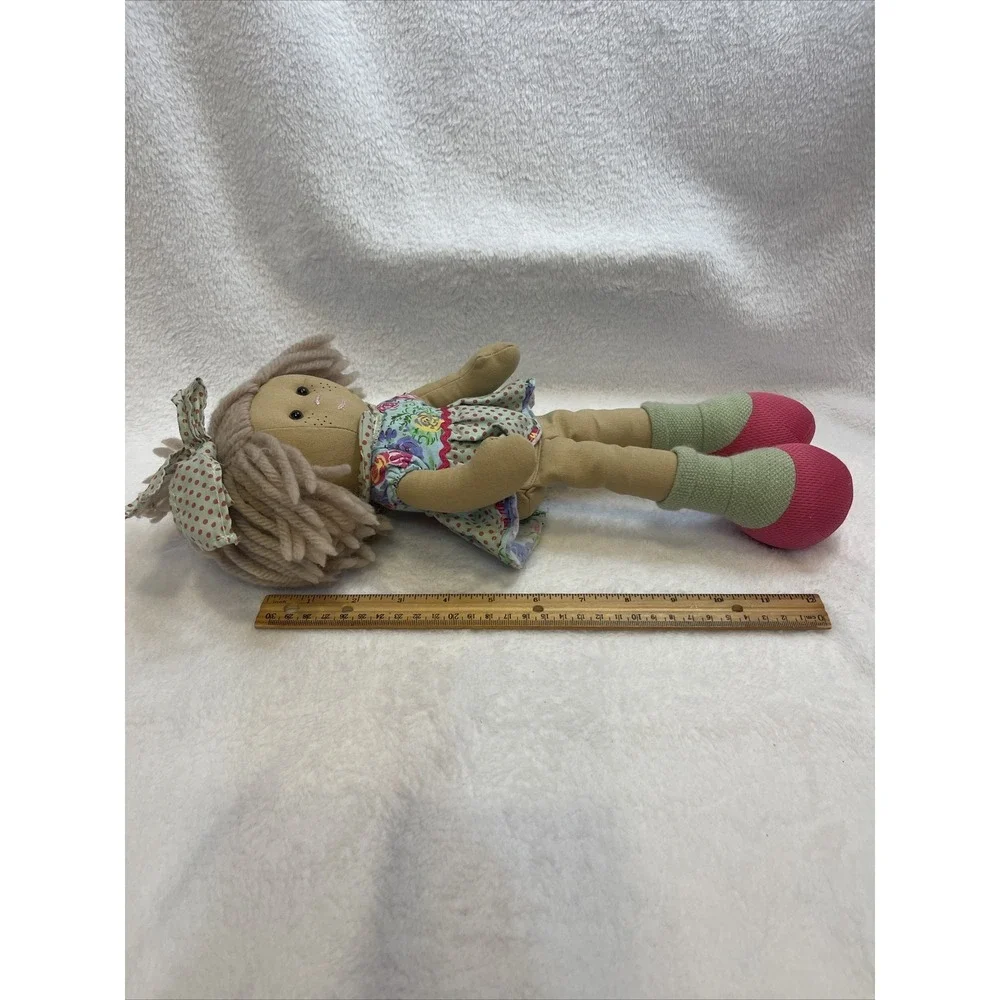 La Nina whimsical charm